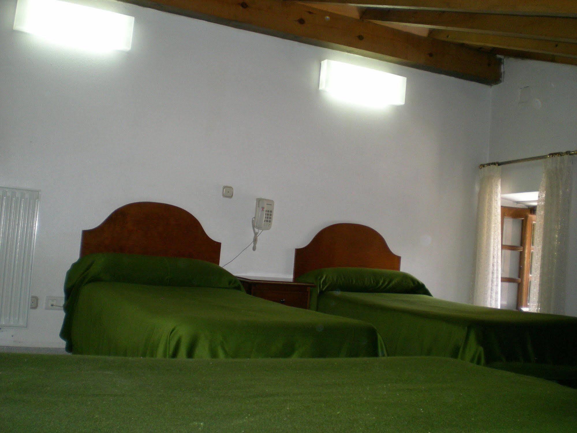 Hotel Puerta Romeros Burgo Esterno foto